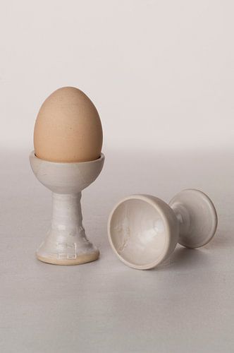 Keramiek gebakken met glazuur, gekleurd en wit, keukengerei