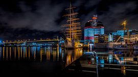 Midnight Symphony at The Lipstick by Petri Niskanen