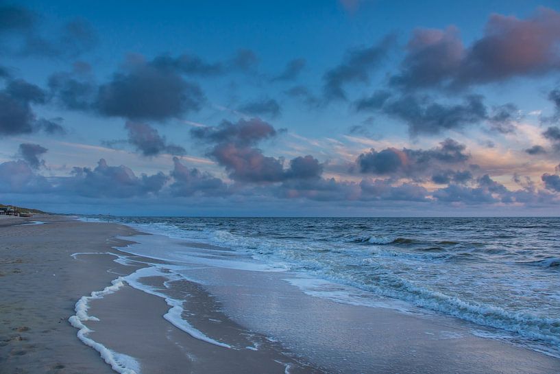 Beach Callantsoog sunset by Margreet Frowijn
