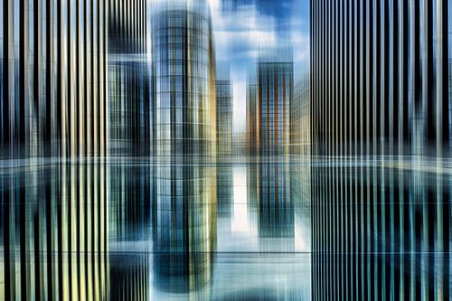 Reflectie Gevels van hoogbouw Abstractie