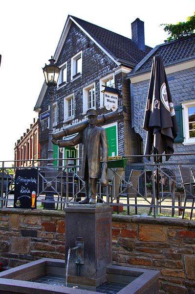 monument en acier par Edgar Schermaul