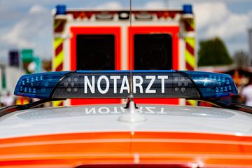 Duitse ambulance voor noodgevallen van de-nue-pic