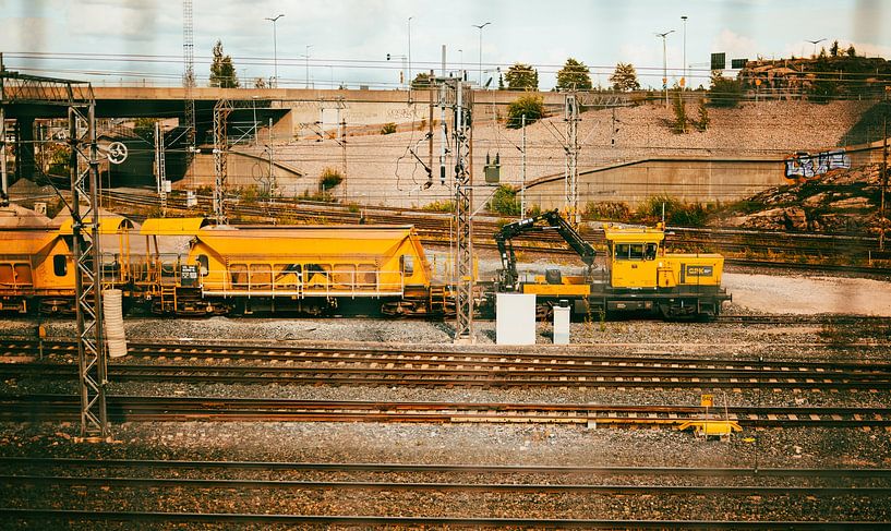 Bahngelände durch einen Zaun von Brave Toaster Photos