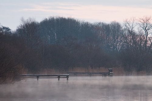 Échafaudages dans la brume