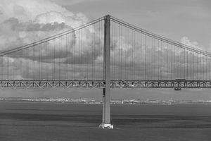 Ponte 25 de Abril in Lissabon von MS Fotografie | Marc van der Stelt