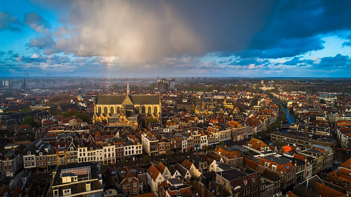 Regenbogen auf der Hooglandse Kerk in Leiden