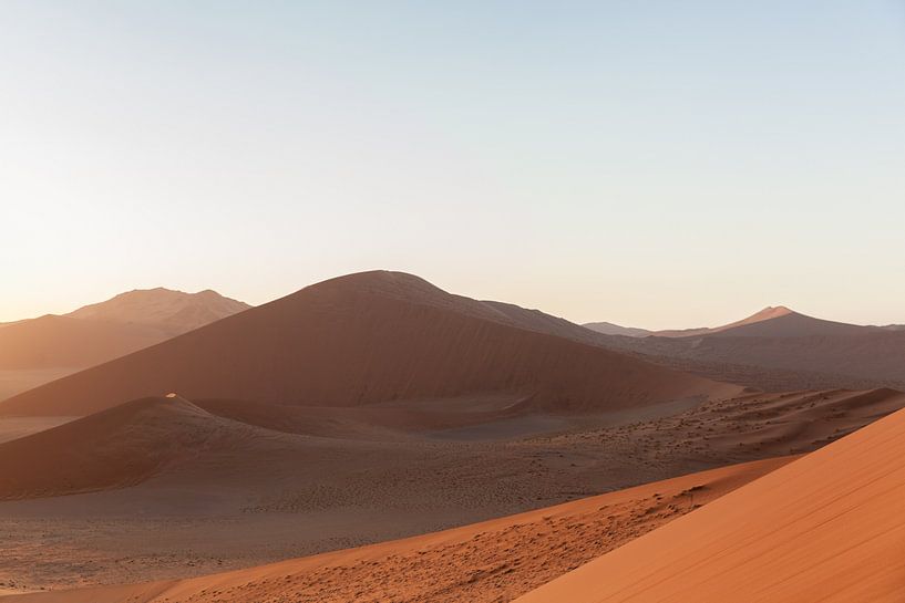 Lever de soleil à Sossusvlei en Namibie par Simone Janssen