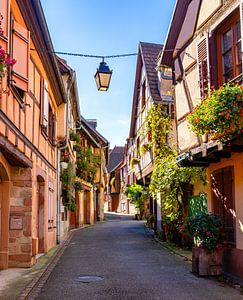 Straße in Ribeauvillé, Elsass, Frankreich