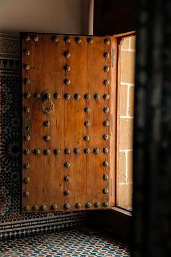 Oude houten Marokkaanse deur, prachtig gedetailleerd