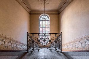 magnifique montée d'escalier en Italie sur Gentleman of Decay