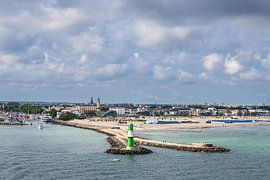 Pier on the Baltic coast in Warnemünde by Rico Ködder