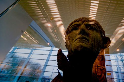 Romeinse bronzen portretkop in het Valkhof museum in Nijmegen