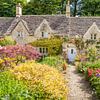 Alte Cottages in Bibury, Cotswolds, England von Christian Müringer