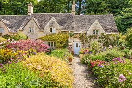 Old cottages in Bibury, Cotswolds, England by Christian Müringer
