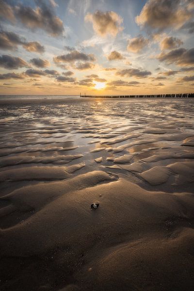 zonsondergang op het strand van Zoutelande (3 van 3) van Edwin Mooijaart