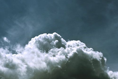 Hoog in de Wolken
