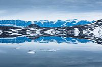 Floating mountains