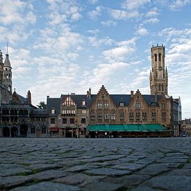 Brugge, burg, zicht op Halletoren en Heilig Bloedbasiliek van Michel De Pourcq
