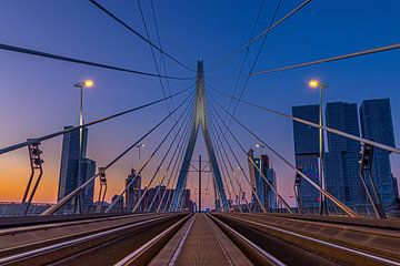 Sonnenuntergang Skyline Rotterdam von Eddie Visser