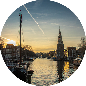 Amsterdamse Binnenstad vlak voor zonsondergang van Arthur Scheltes