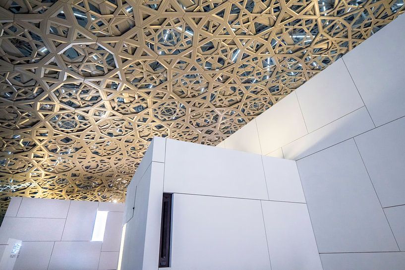 Louvre Abu Dhabi van Ko Hoogesteger