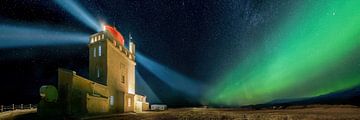 Vuurtoren van IJsland met noorderlicht en sterrenhemel van Voss Fine Art Fotografie