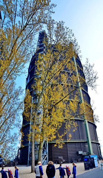 Gasometer 4 van Edgar Schermaul