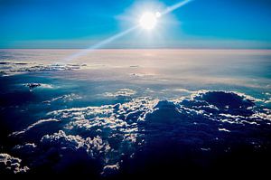 Foto von über den Wolken mit untergehender Sonne