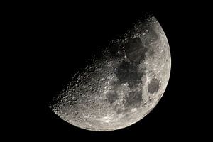 Lune dans le ciel nocturne sur Sjoerd van der Wal Photographie