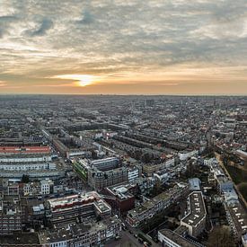 Panorama uitzicht Den Haag vanaf Haagse Toren bij zondondergang van Alain Dacier