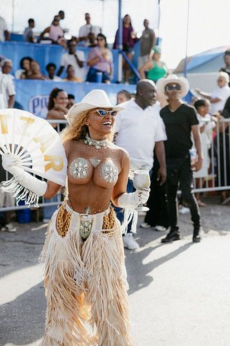 Carnaval à Willemstad – danseuse pendant le carnaval de Curaçao
