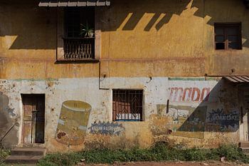 Le mur ensoleillé