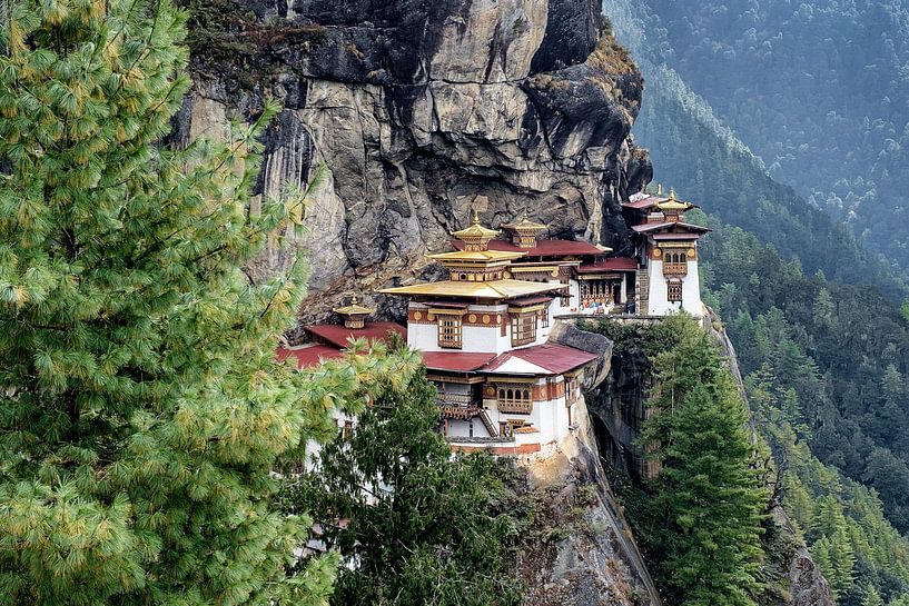 Taktshang monastery in Bhutan by Jan van Reij