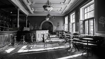 Lost Places koffiebar met twee verdiepingen van Mustafa Kurnaz