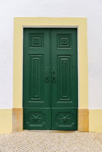 Porte verte à Ferragudo | Portugal | Photographie de voyage colorée
