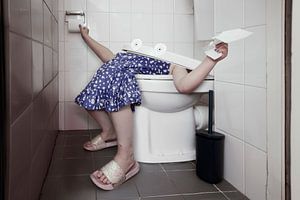 Humorvolle Dekoration für das Badezimmer: Einzigartige Fotomanipulation für Kinderzimmer, Toilette oder Badezimmer