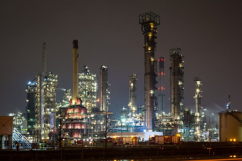 Industry at night by Menno van der Haven