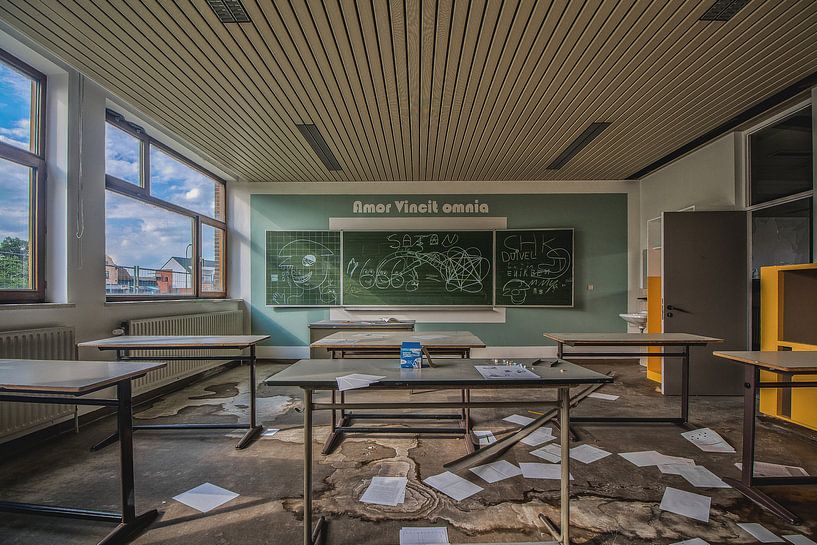 École abandonnée par Ivana Luijten