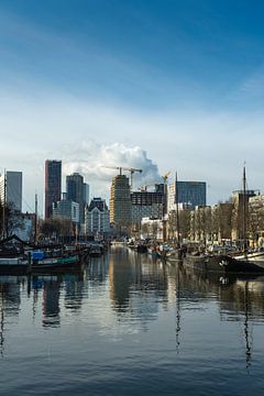 Vue de la vieille partie du oudehaven avec les bateaux le matin à Rotterdam, Pays-Bas
