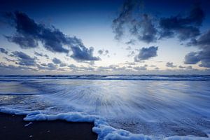 typisch Hollandse wolkenlucht boven de Noordzee van gaps photography