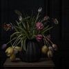 Bloemen in vaas van Christa van Gend