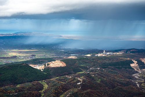 Kruja gebergte in Albanië met stevige regenbuien
