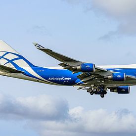 Avion cargo Boeing 747-400 ERF d'AirBridgeCargo. sur Jaap van den Berg