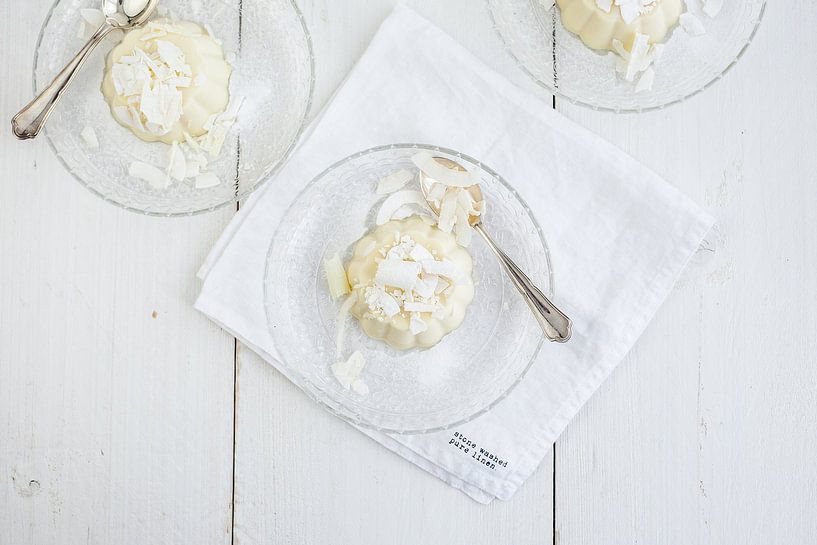 Panna cotta of white chocolate &amp; coconut by Nina van der Kleij