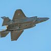 L'avion de combat F-35 en vol sur Jolanda Aalbers