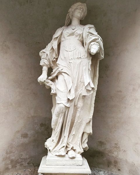 Statue of a lady - Münster von Daniel Chambers