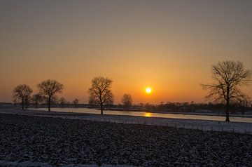 Megen aan de Maas bij zonsondergang von Kaj Hendriks