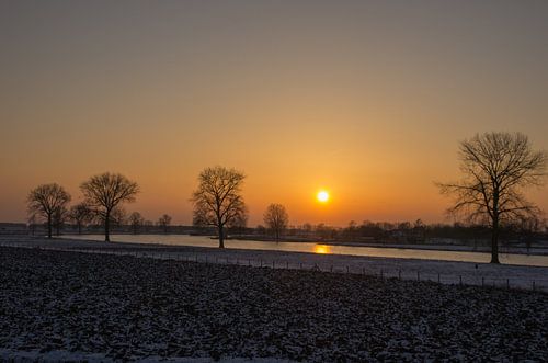 Cold sunset over the Maas