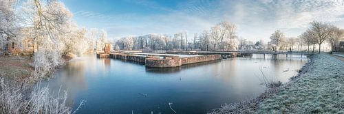 Winterse slotgracht panorama