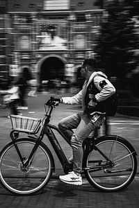 Der Radfahrer (Schwarz und Weiß)